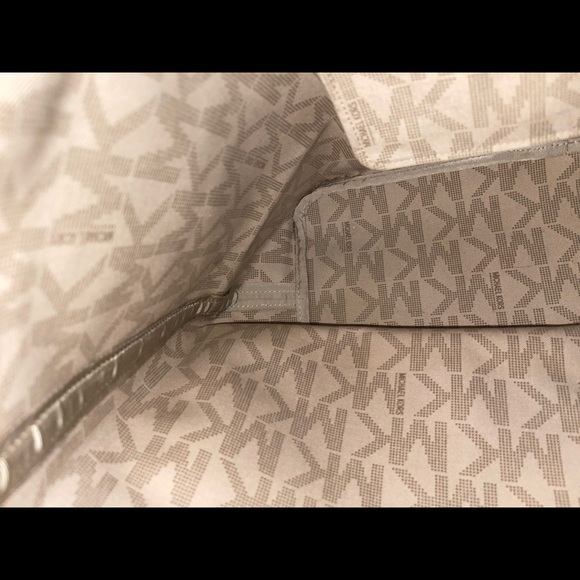 *Bundle* Michael Kors Jet Set Logo Medium Travel Tote & Fulton Travel Pouch - Picture 11 of 15